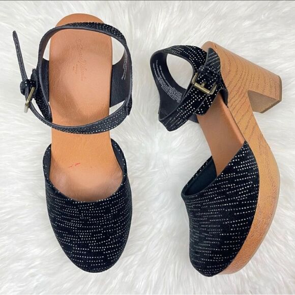 Universal Threads Shimmer black suede clogs size 10.0,ankle strap 4” heel. - Picture 1 of 8